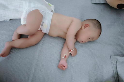 嵊州几个月宝宝会抬头
